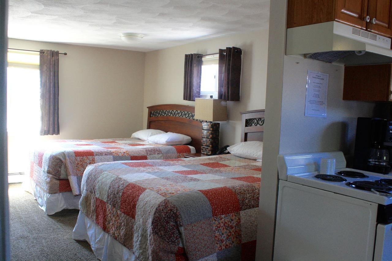 Rally Point Inn & Pub Фоксборо Экстерьер фото