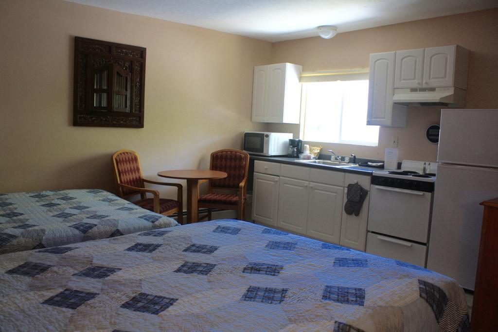 Rally Point Inn & Pub Фоксборо Экстерьер фото